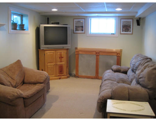 35 Highgate Road Framingham, MA 01701 - Photo 15 of 16 Gallery Image 15