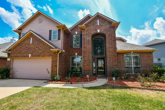 $2,700 | 5327 Laura Lee Lane, Pasadena, TX 77504