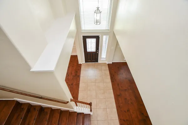 a view of entryway with a front door