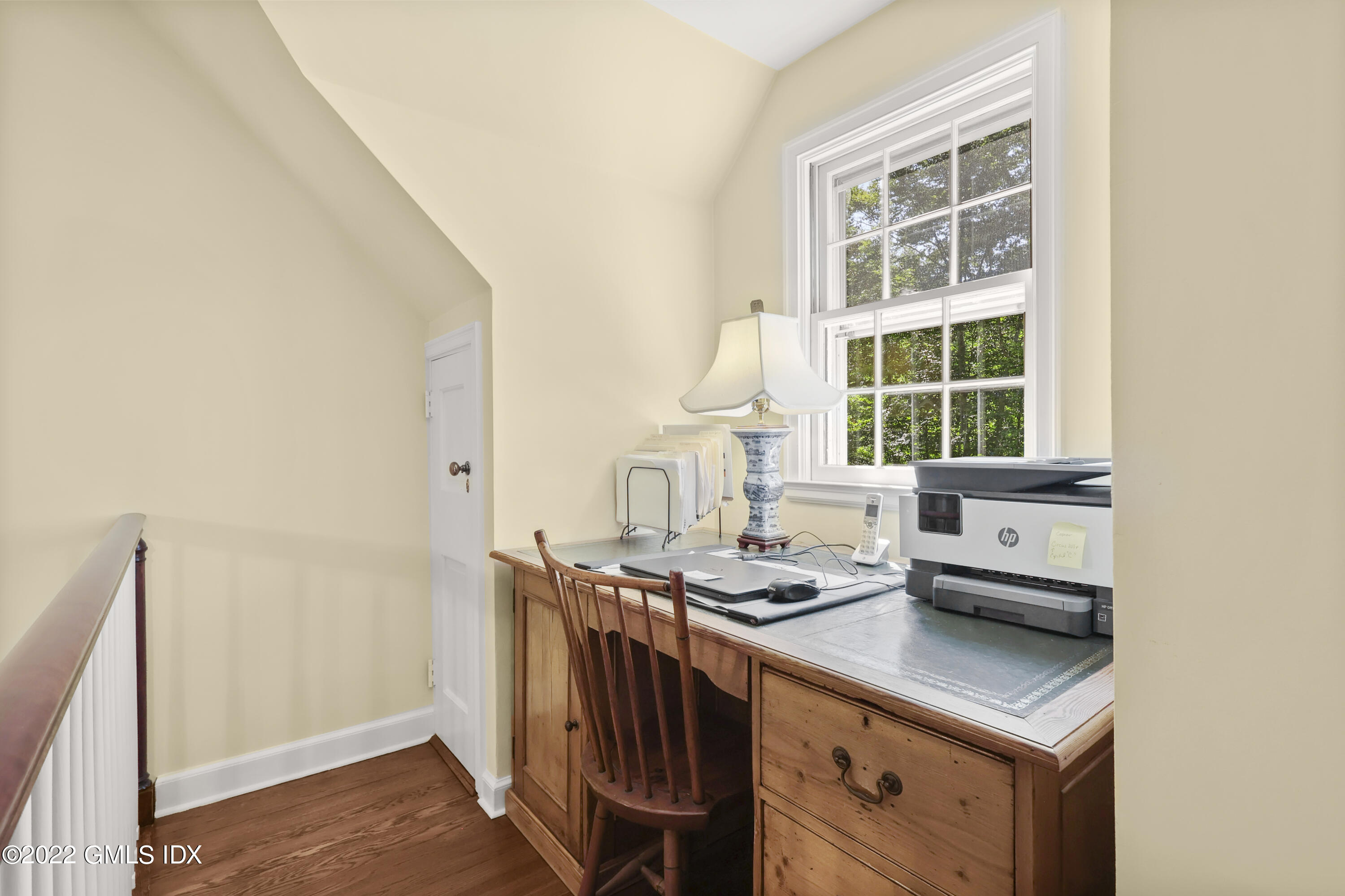 141 Hendrie Avenue Riverside, CT 06878 - Photo 21 of 34 a kitchen that has a stove and a window