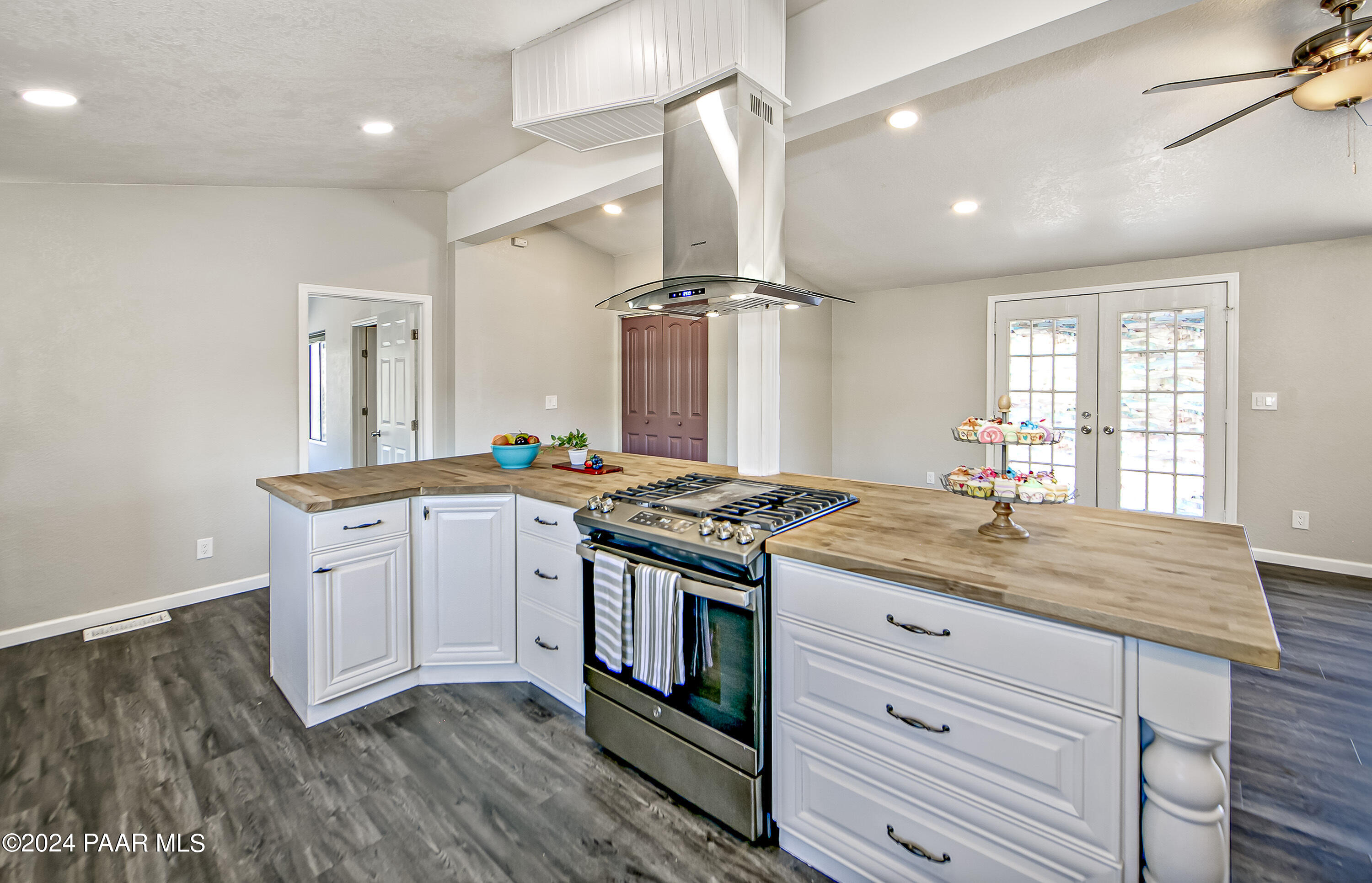 10045 East Durham Road Dewey, AZ 86327 - Photo 7 of 24 Kitchen