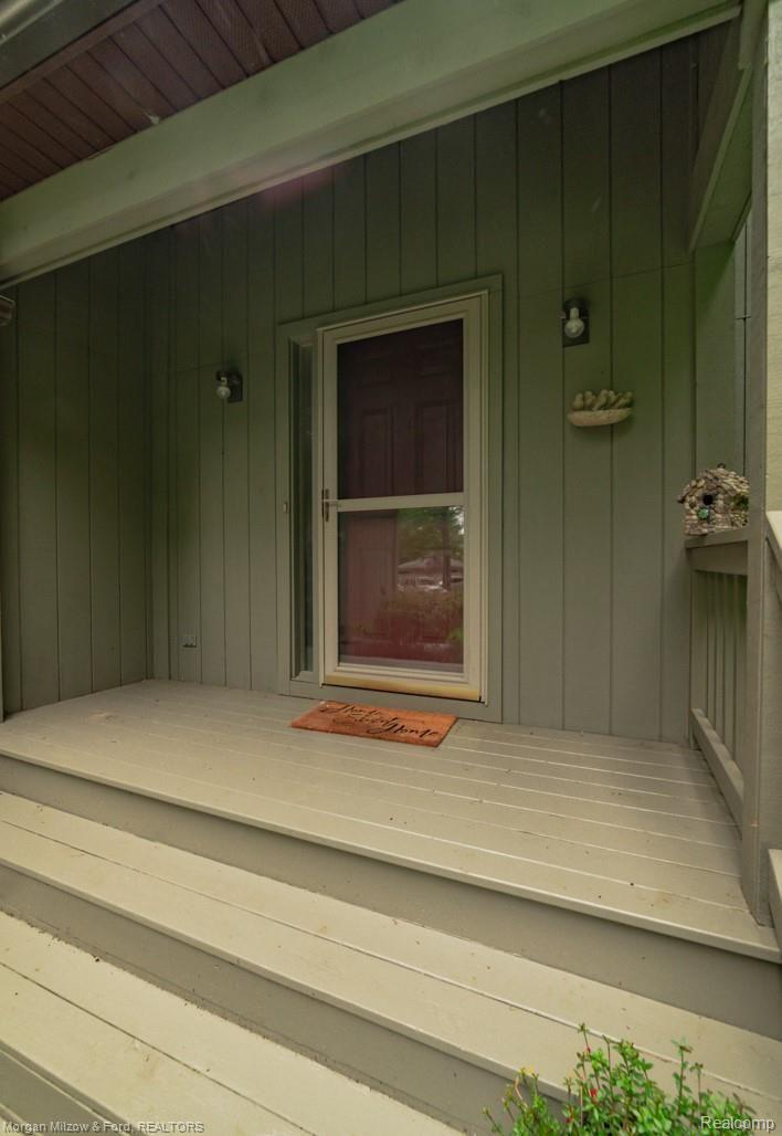 COZY COVERED FRONT PORCH