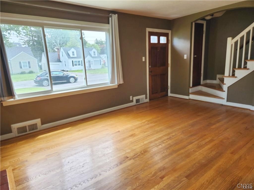 200 Windemere Road Syracuse, NY 13219 - Photo 2 of 29 Living Room