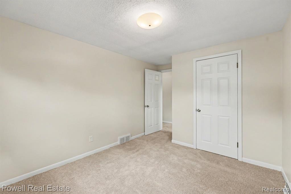 18166 Davidson Road Fraser, MI 48026 - Photo 16 of 26
