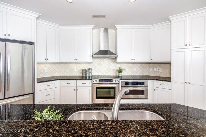 1435 Salter Path Road, Unit G3 Indian Beach, NC 28512 - Photo 17 of 37 Gourmet kitchen w/ island