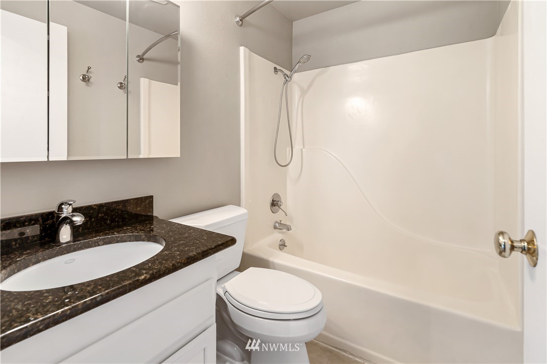 1300 University Street, Unit 2G Seattle, WA 98101 - Photo 13 of 16