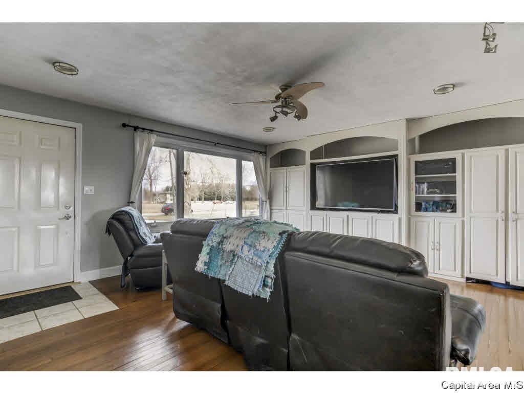 2570 Tozer Road Springfield, IL 62707 - Photo 5 of 36