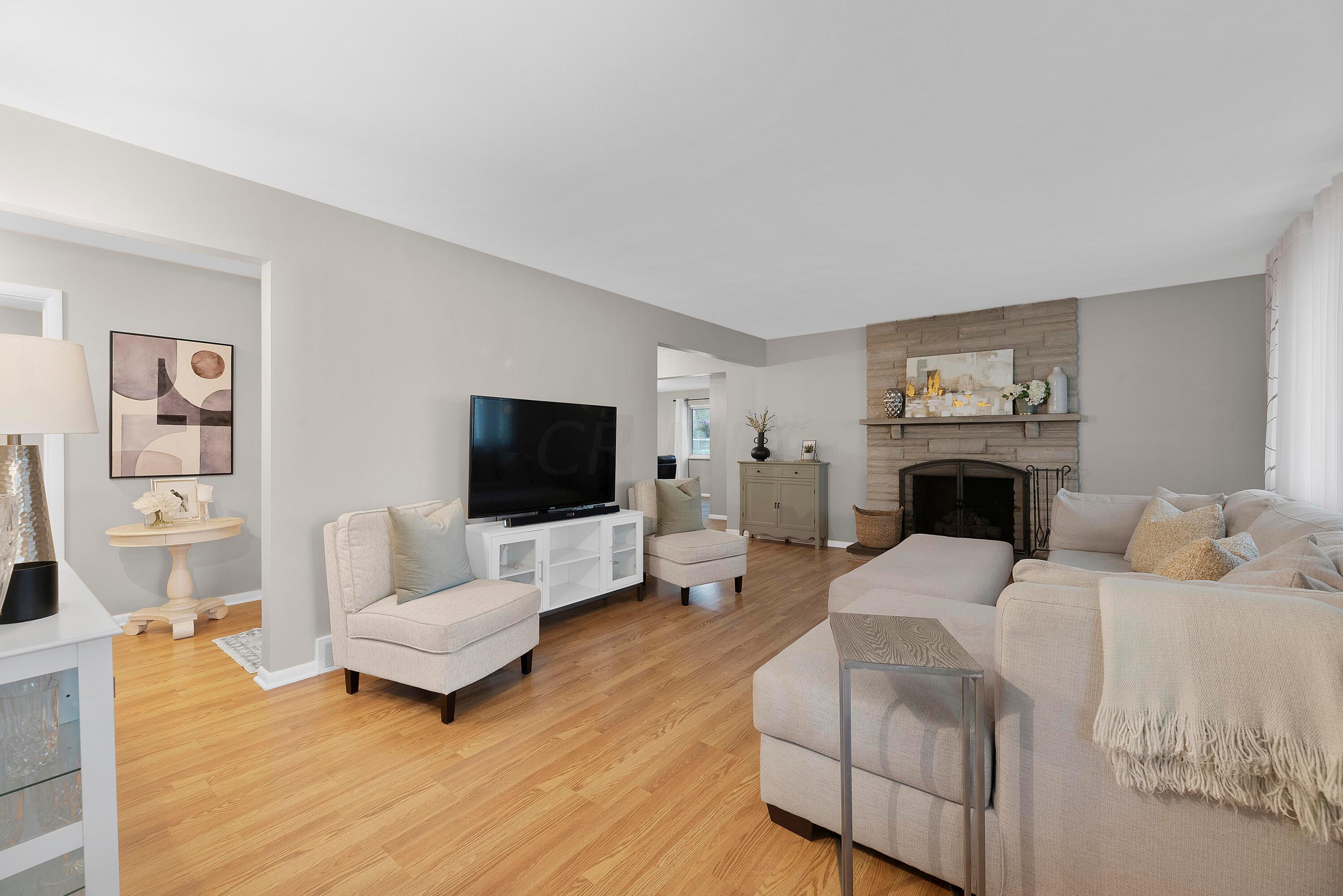 3155 Whitehead Road Columbus, OH 43204 - Photo 3 of 49 MAR_5596
