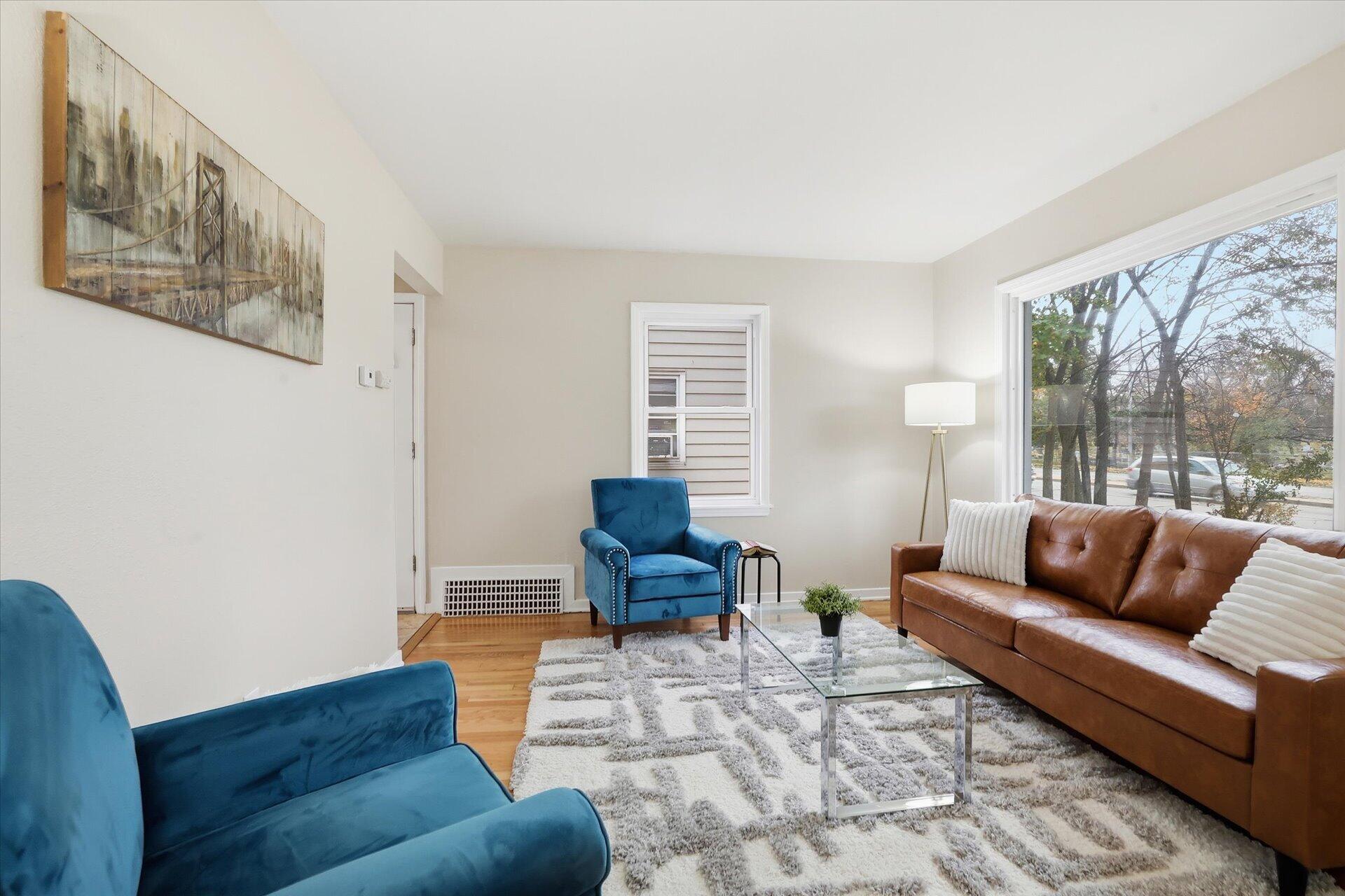 3236 North 60th Street Milwaukee, WI 53216 - Photo 3 of 26 Living Room