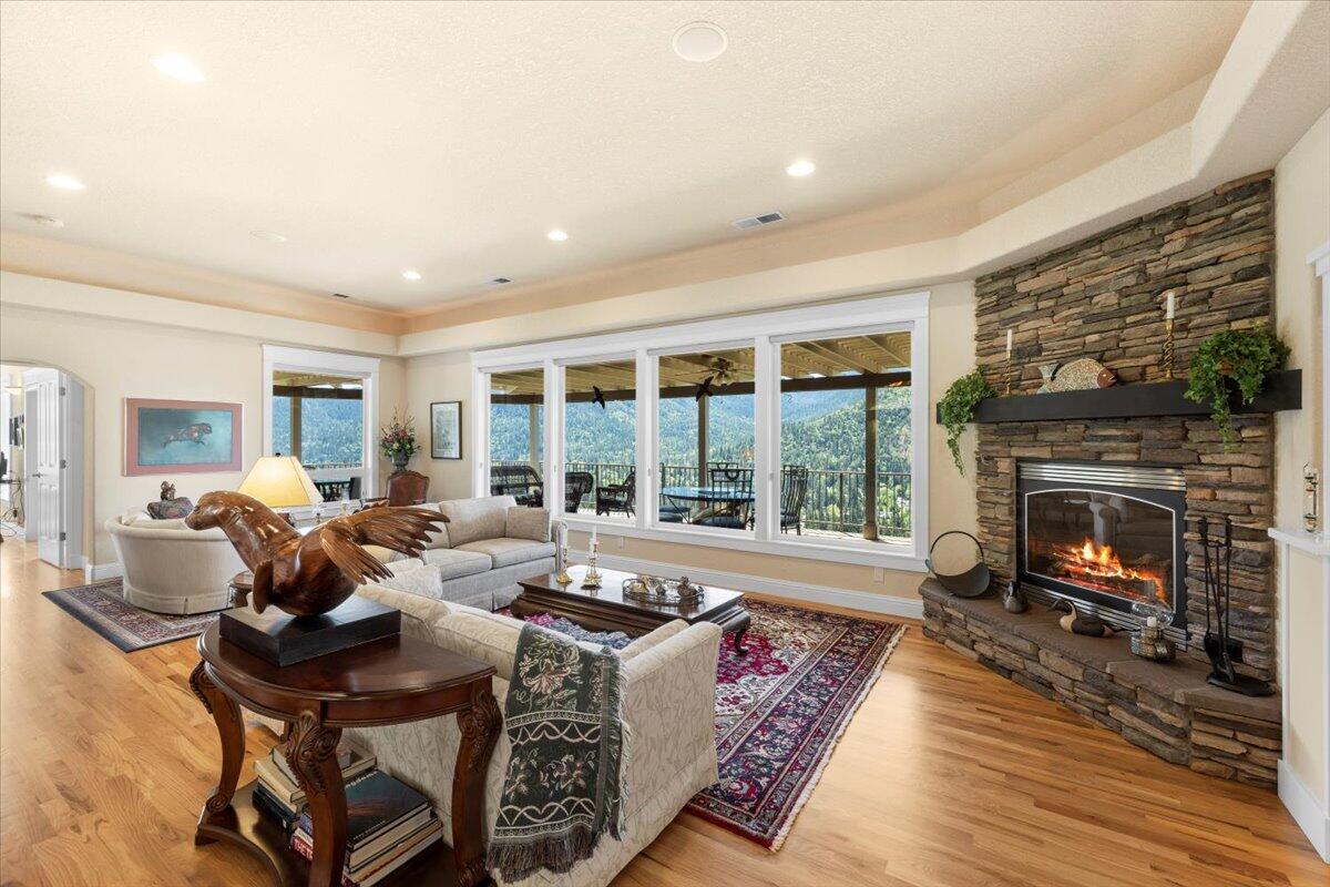 3344 Pearce Park Road Grants Pass, OR 97526 - Photo 3 of 65 Recessed and coffered ceiling lights, gorgeous views.