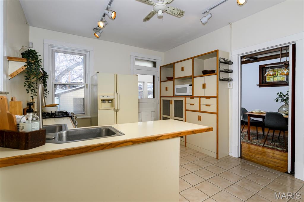 4049 Humphrey Street St. Louis, MO 63116 - Photo 15 of 33