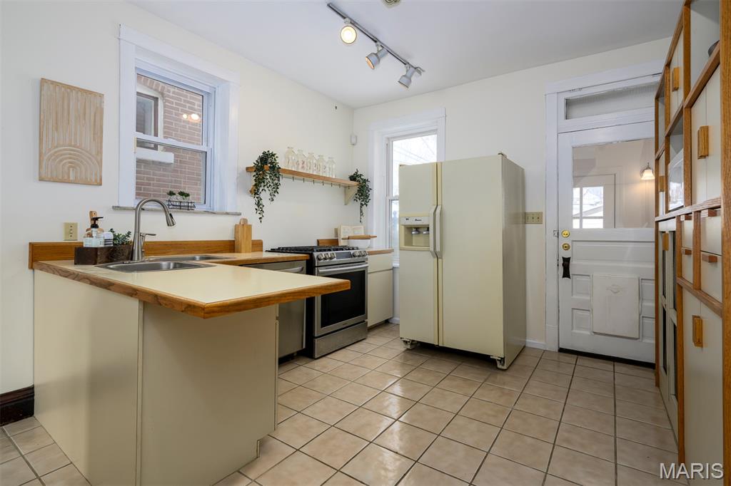 4049 Humphrey Street St. Louis, MO 63116 - Photo 16 of 33