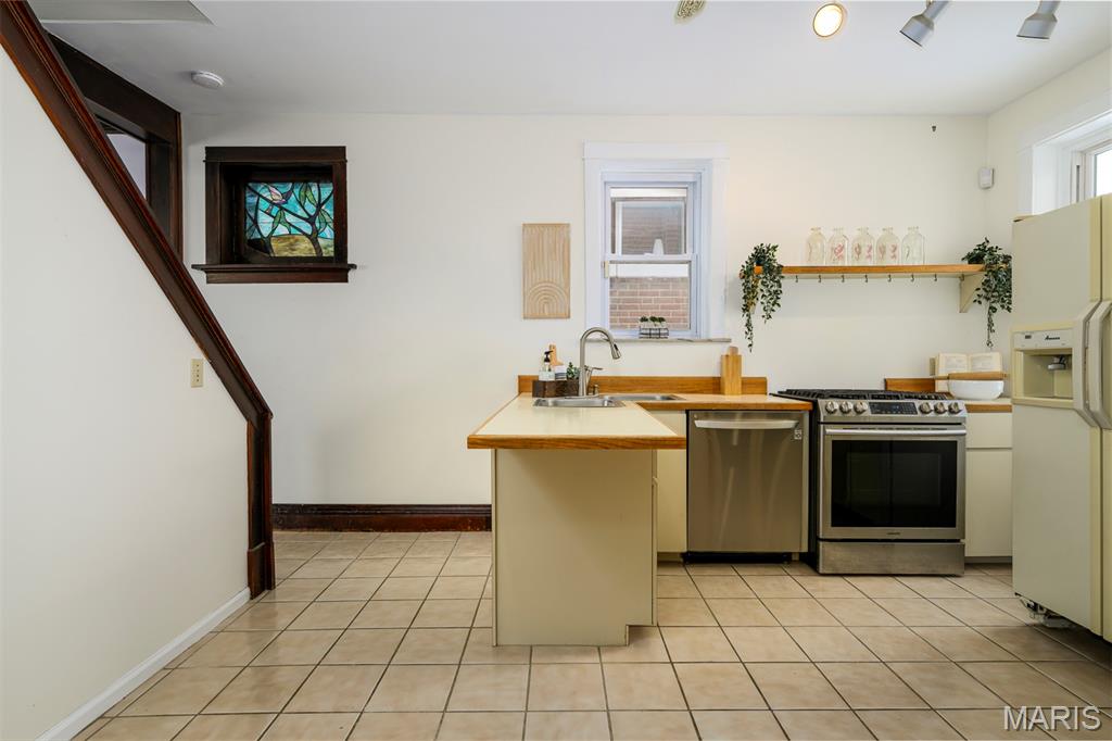 4049 Humphrey Street St. Louis, MO 63116 - Photo 17 of 33