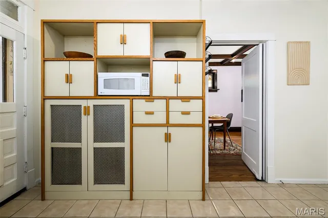 $270,000 | 4049 Humphrey Street, St. Louis, MO 63116