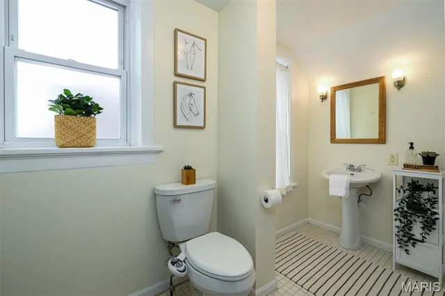 $270,000 | 4049 Humphrey Street, St. Louis, MO 63116