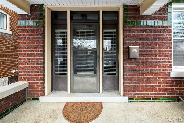 $270,000 | 4049 Humphrey Street, St. Louis, MO 63116