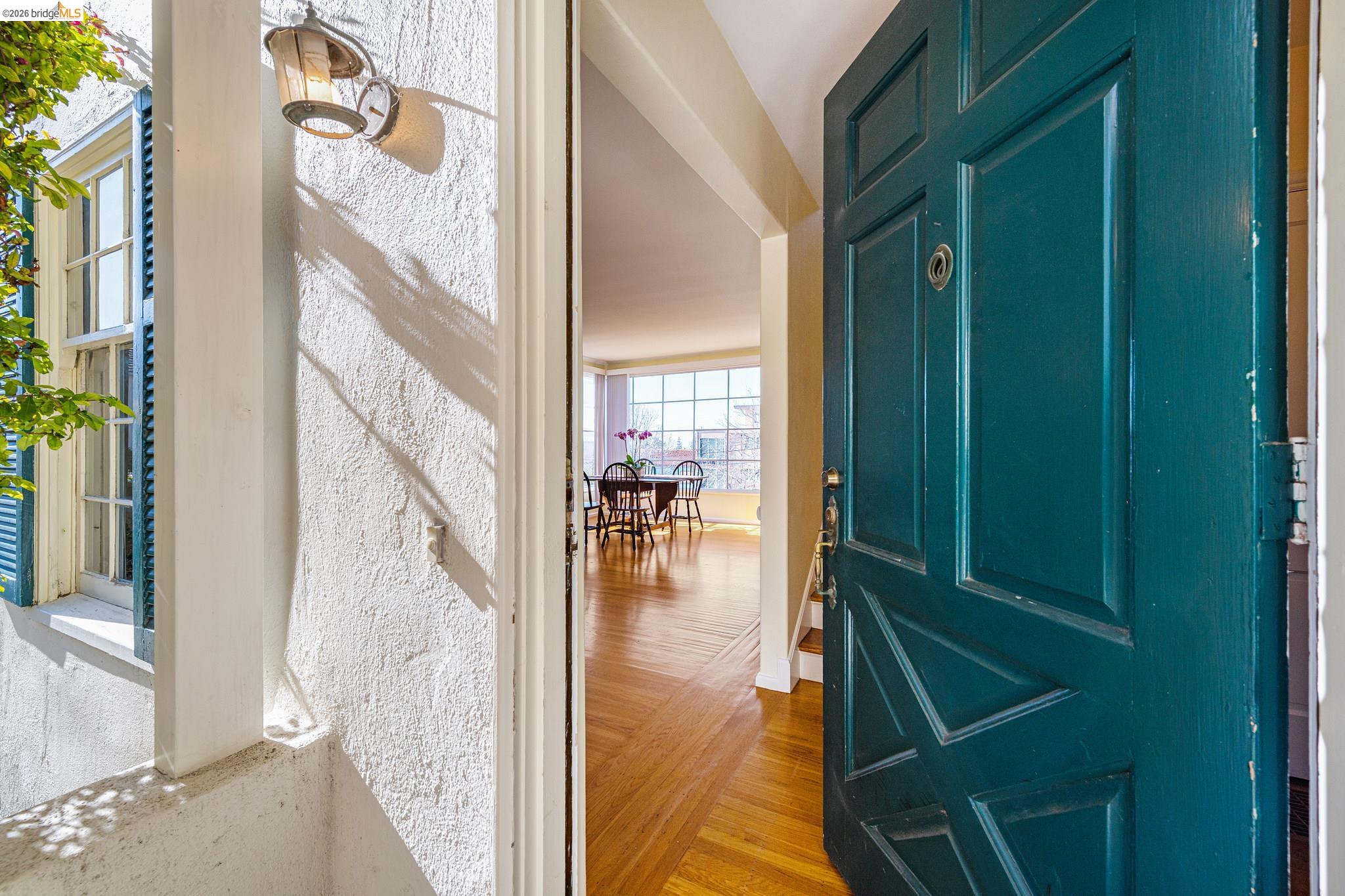 1739 Spruce Street Berkeley, CA 94709 - Photo 17 of 50 Interior shots from 1739 when it was vacant and partially staged.