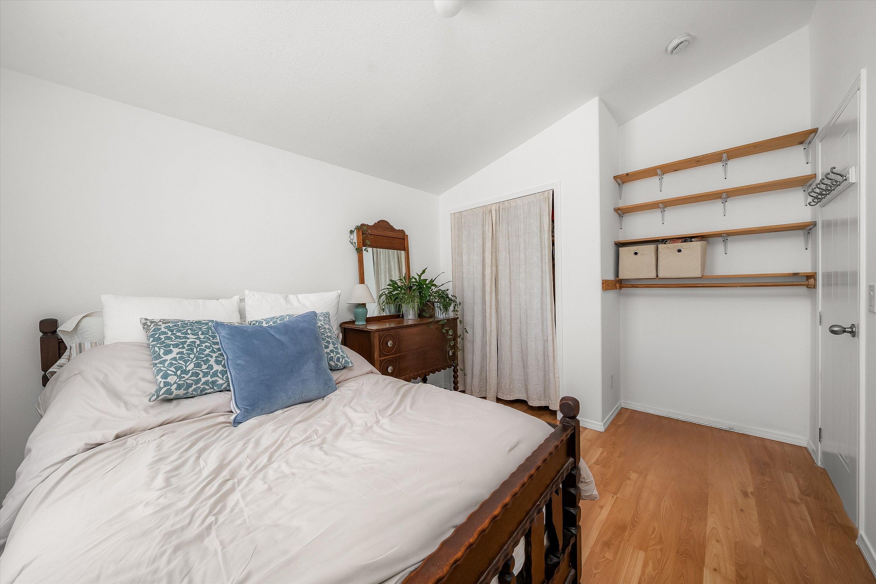 5700 Via Real, Unit 138 Carpinteria, CA 93013 - Photo 7 of 22 Guest Bedroom 1