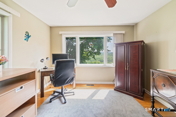 72 Calhoun Avenue Trumbull, CT 06611 - Photo 23 of 40