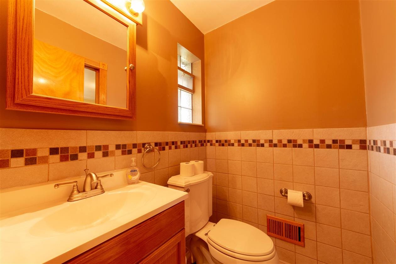 24920 Roxana Avenue Eastpointe, MI 48021 - Photo 11 of 21 31347631-10.JPG