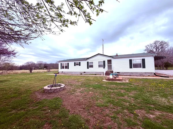 $149,900 | 22987 County Road 525 East, Walnut Hill, IL 62893