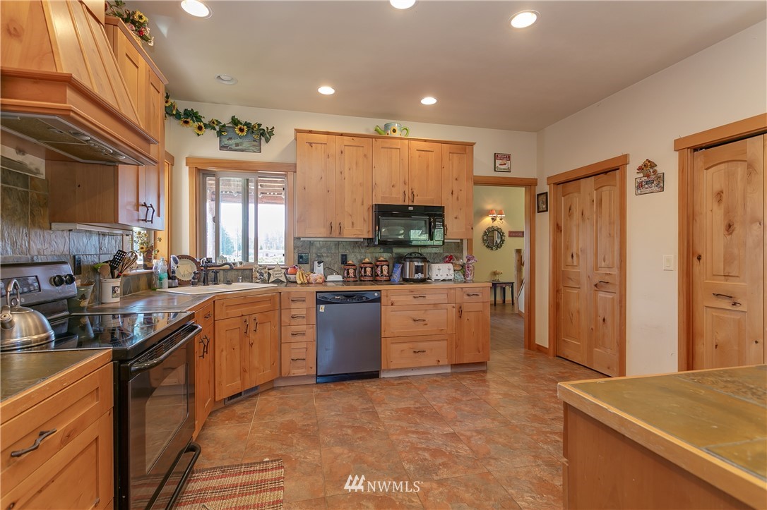 3590 Brown Road Ferndale, WA 98248 - Photo 10 of 38