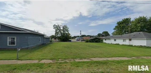 $4,900 | 706 West Poplar Street, West Frankfort, IL 62896