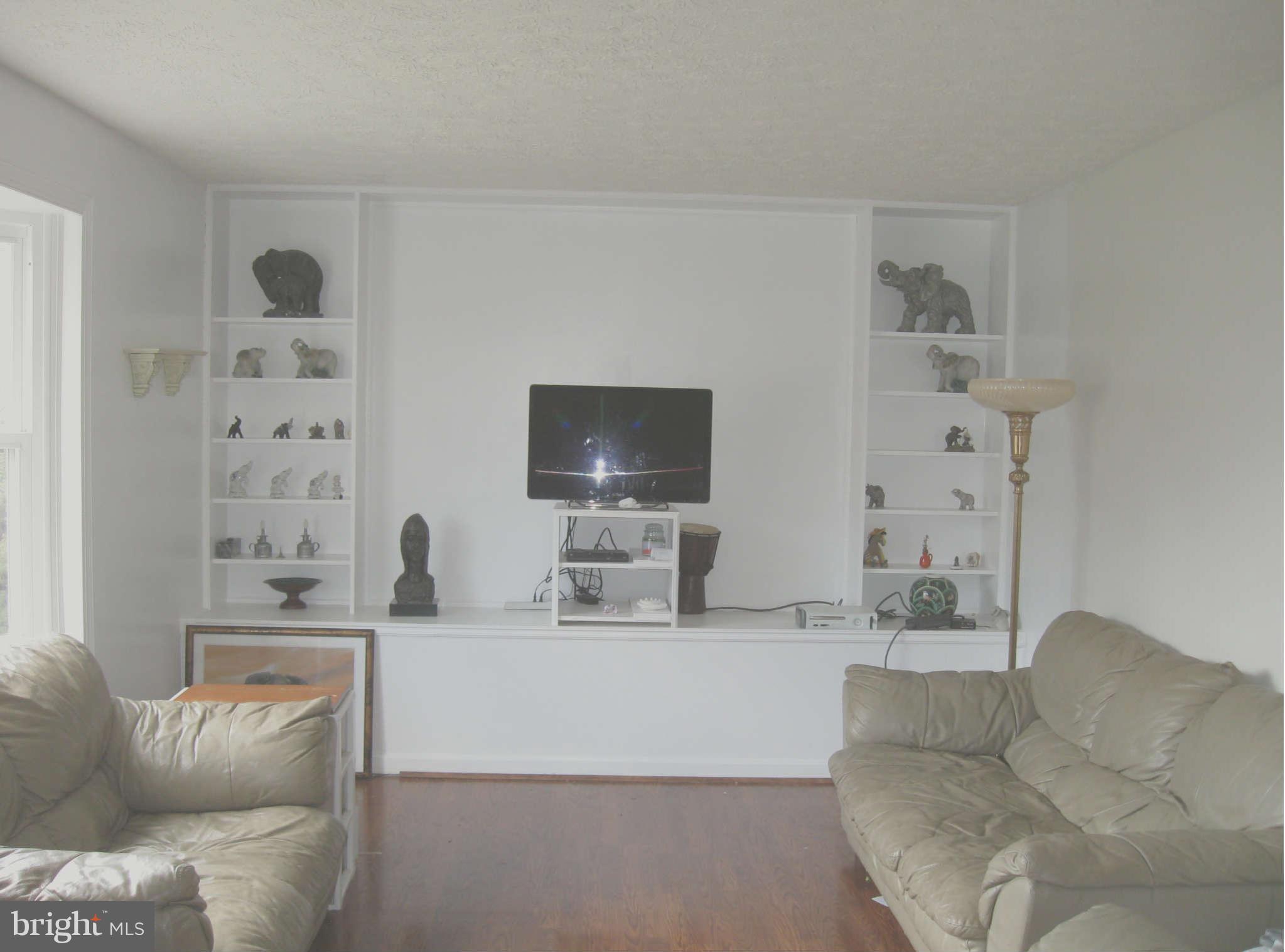 12940 Independence Road Clear Spring, MD 21722 - Photo 12 of 22 Living Room