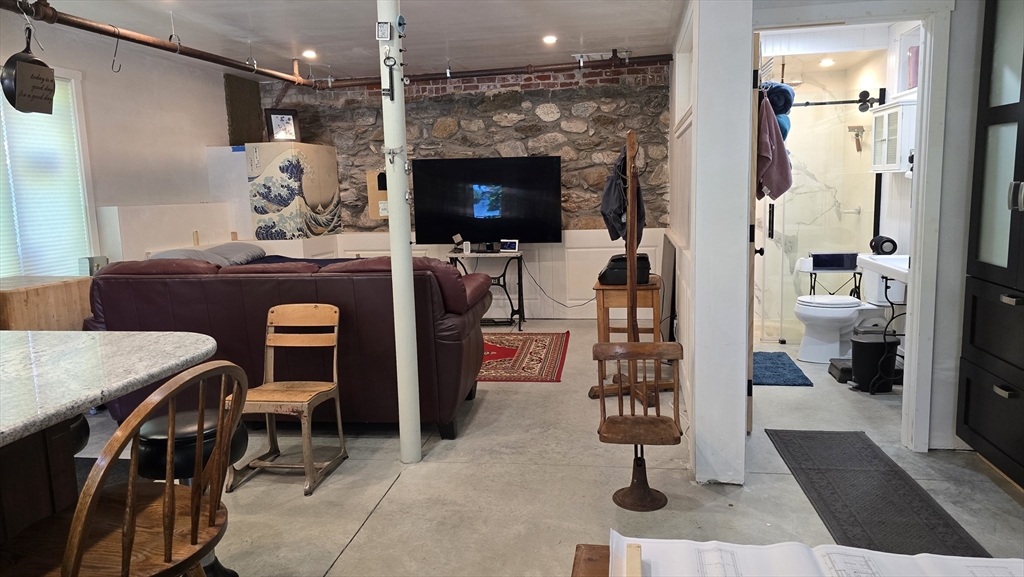 19 Denmark Street Worcester, MA 01605 - Photo 15 of 38