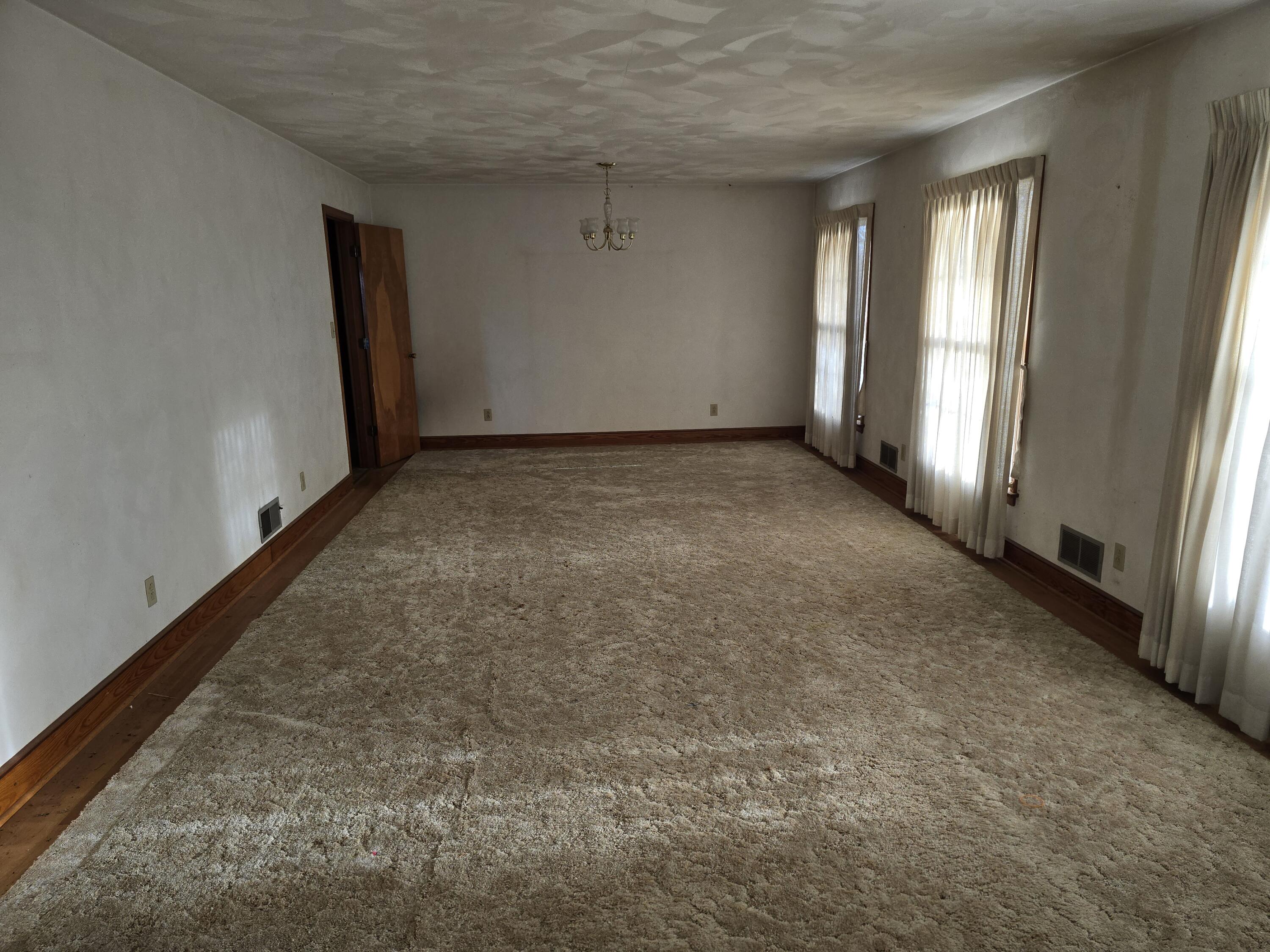 15917 A Moneta Road Moneta, VA 24121 - Photo 7 of 13 Living Room