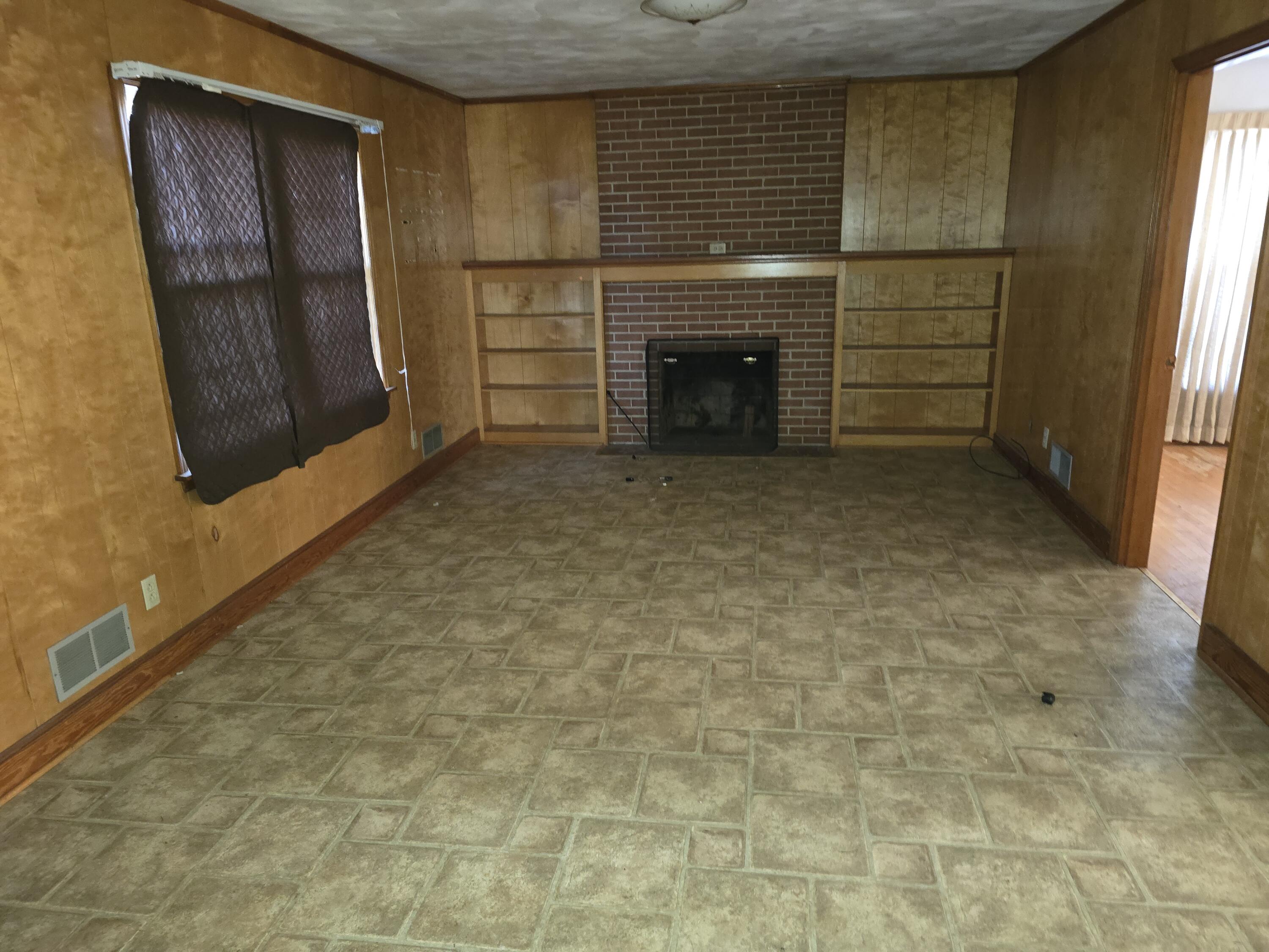 15917 A Moneta Road Moneta, VA 24121 - Photo 9 of 13 Dining Area