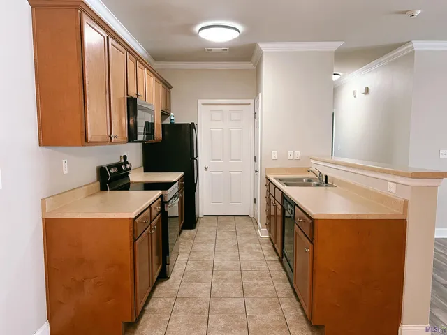 $174,900 | 900 Dean Lee Drive, Unit 704, Baton Rouge, LA 70820