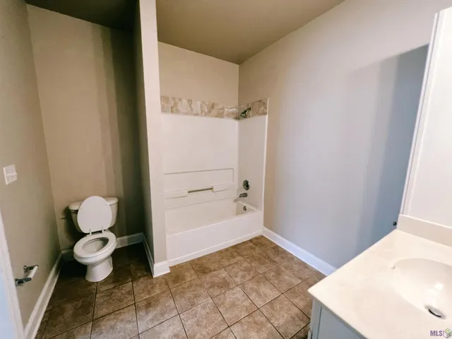 $174,900 | 900 Dean Lee Drive, Unit 704, Baton Rouge, LA 70820