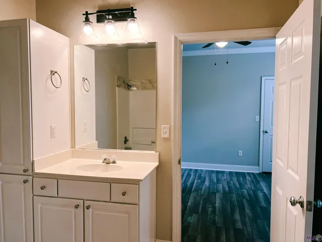 $174,900 | 900 Dean Lee Drive, Unit 704, Baton Rouge, LA 70820