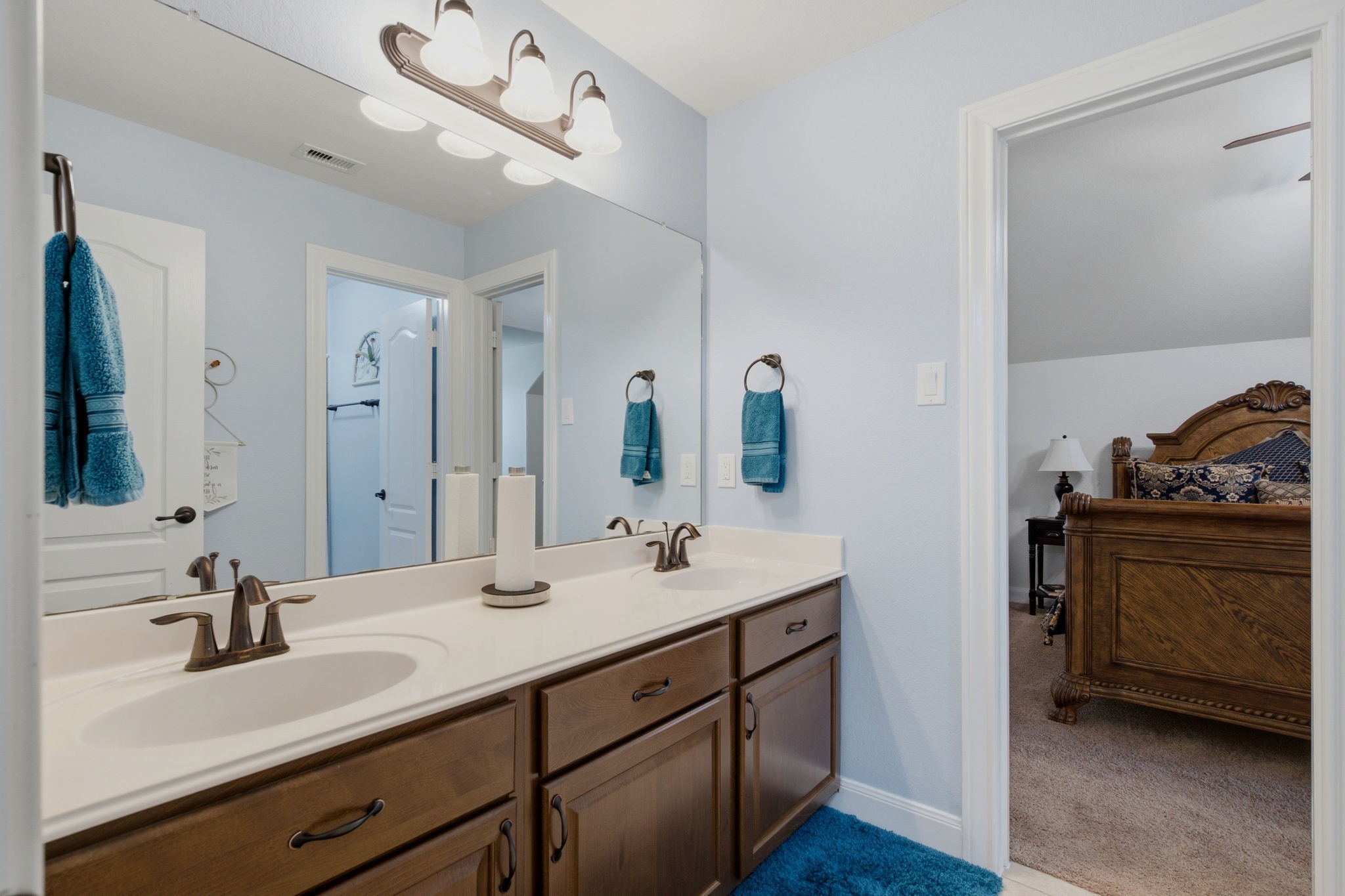 3298 Explorer Way Conroe, TX 77301 - Photo 30 of 43 2ND BATHROOM