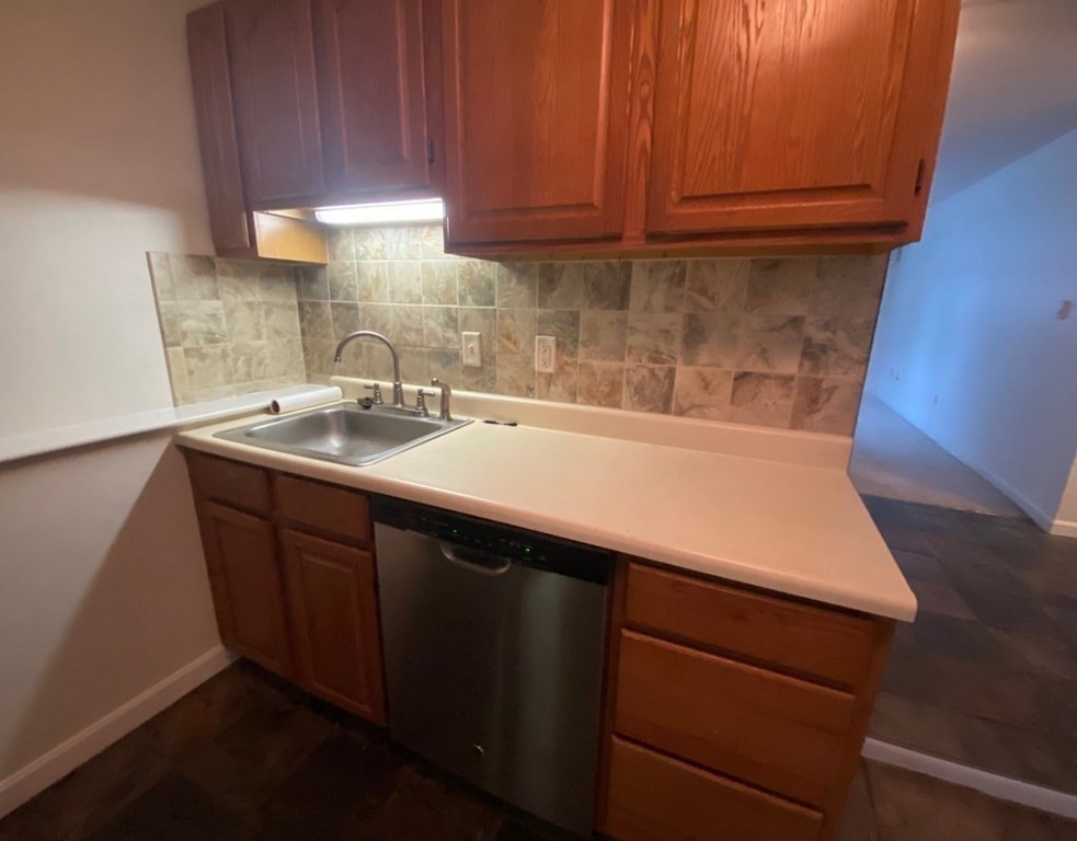 50 Leonard Road, Unit 50 Boxborough, MA 01719 - Photo 8 of 28 Gallery Image 8