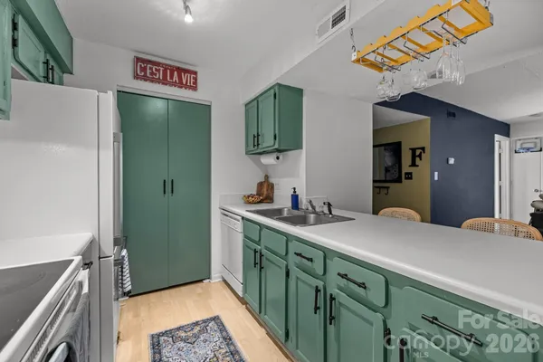 $190,000 | 11069 Cedar View Road, Charlotte, NC 28226