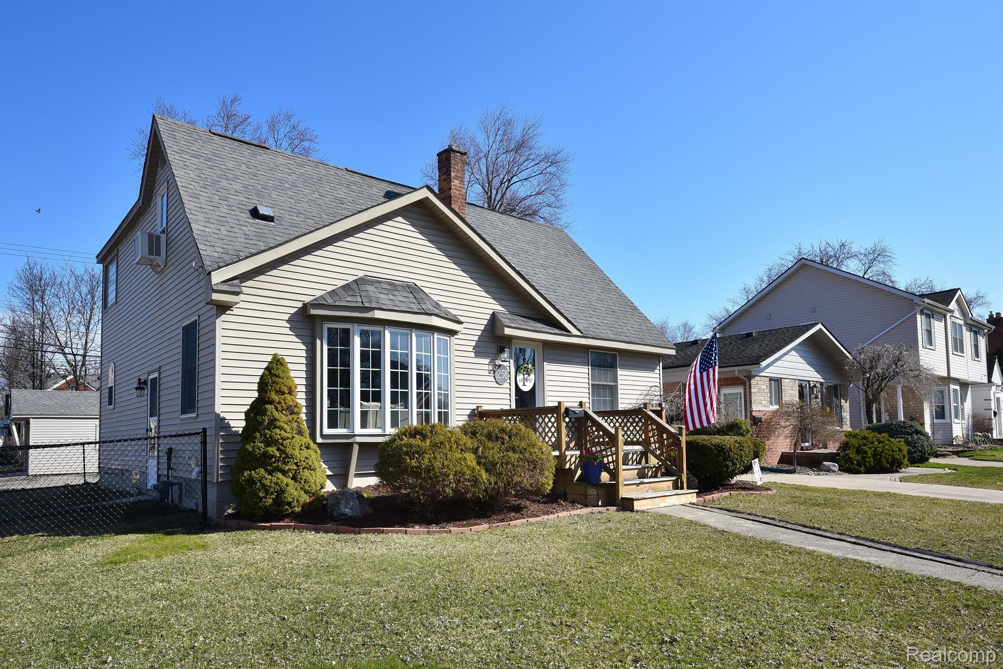 1258 Oxford Road Berkley, MI 48072 - Photo 1 of 42 Gallery Image 1