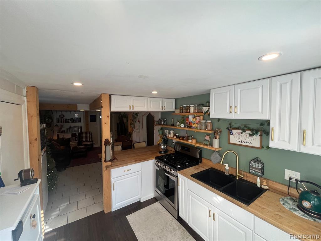 39 Heights Road Lake Orion, MI 48362 - Photo 3 of 29