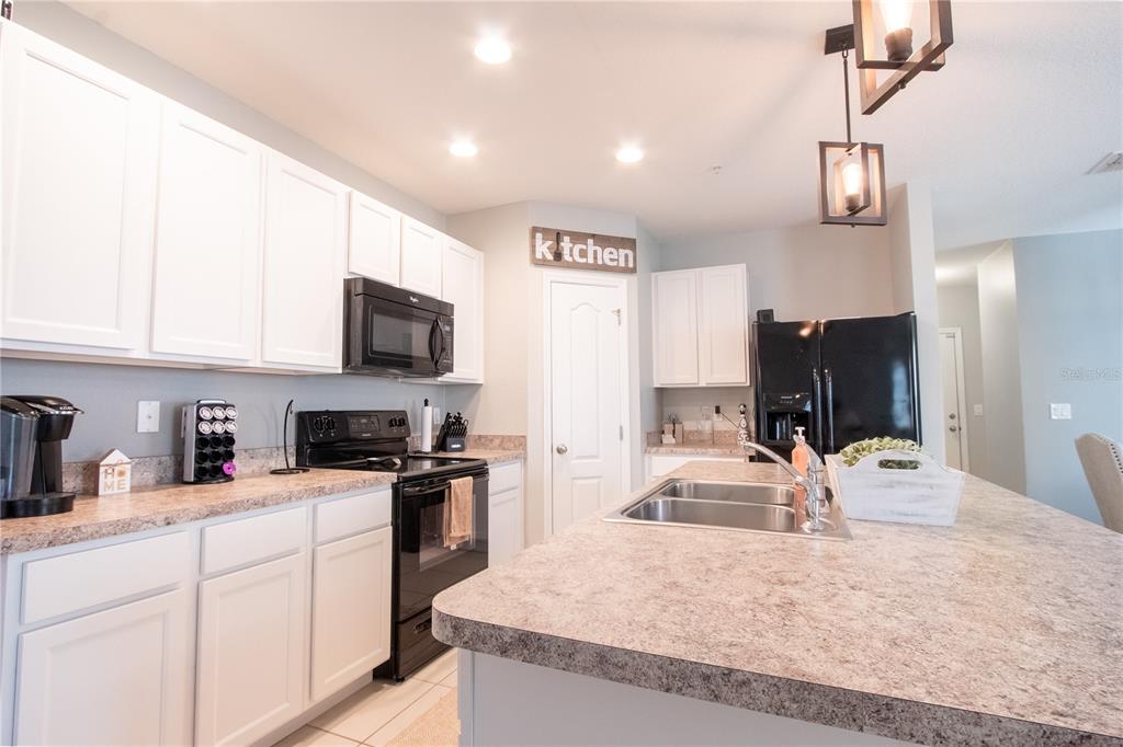 3649 Seneca Club Loop, Unit 3103 Orlando, FL 32808 - Photo 8 of 23