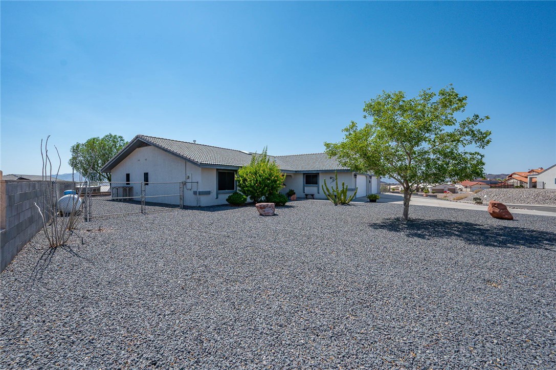 823 Warren Road Bullhead City, AZ 86429 - Photo 5 of 71 Front of Structure