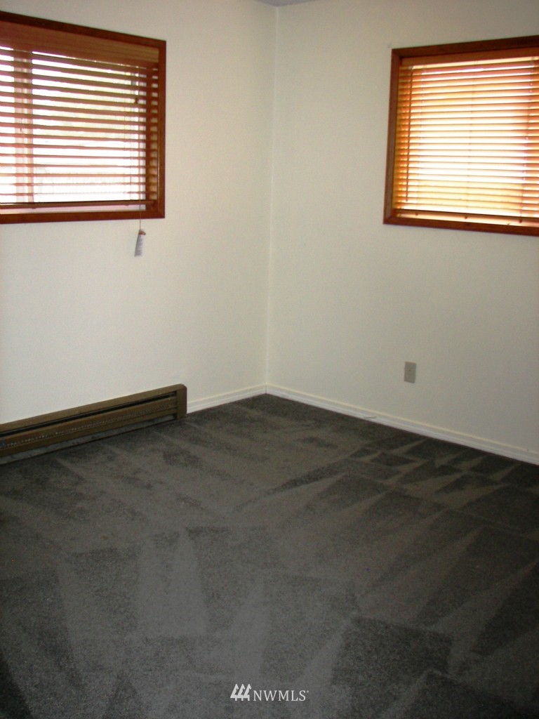 1302 Eshom Road Centralia, WA 98531 - Photo 13 of 20 Gallery Image 13