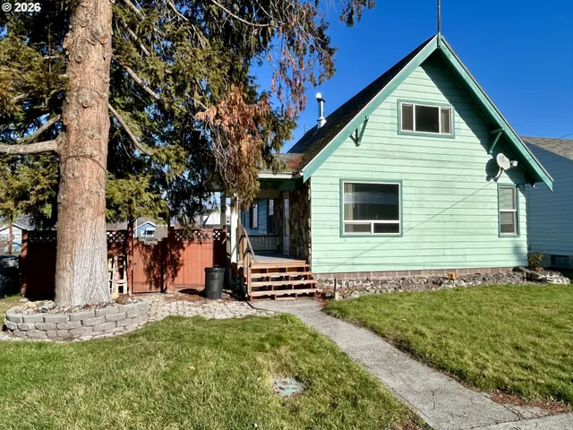 $399,000 | 1501 East 14th Street, The Dalles, OR 97058