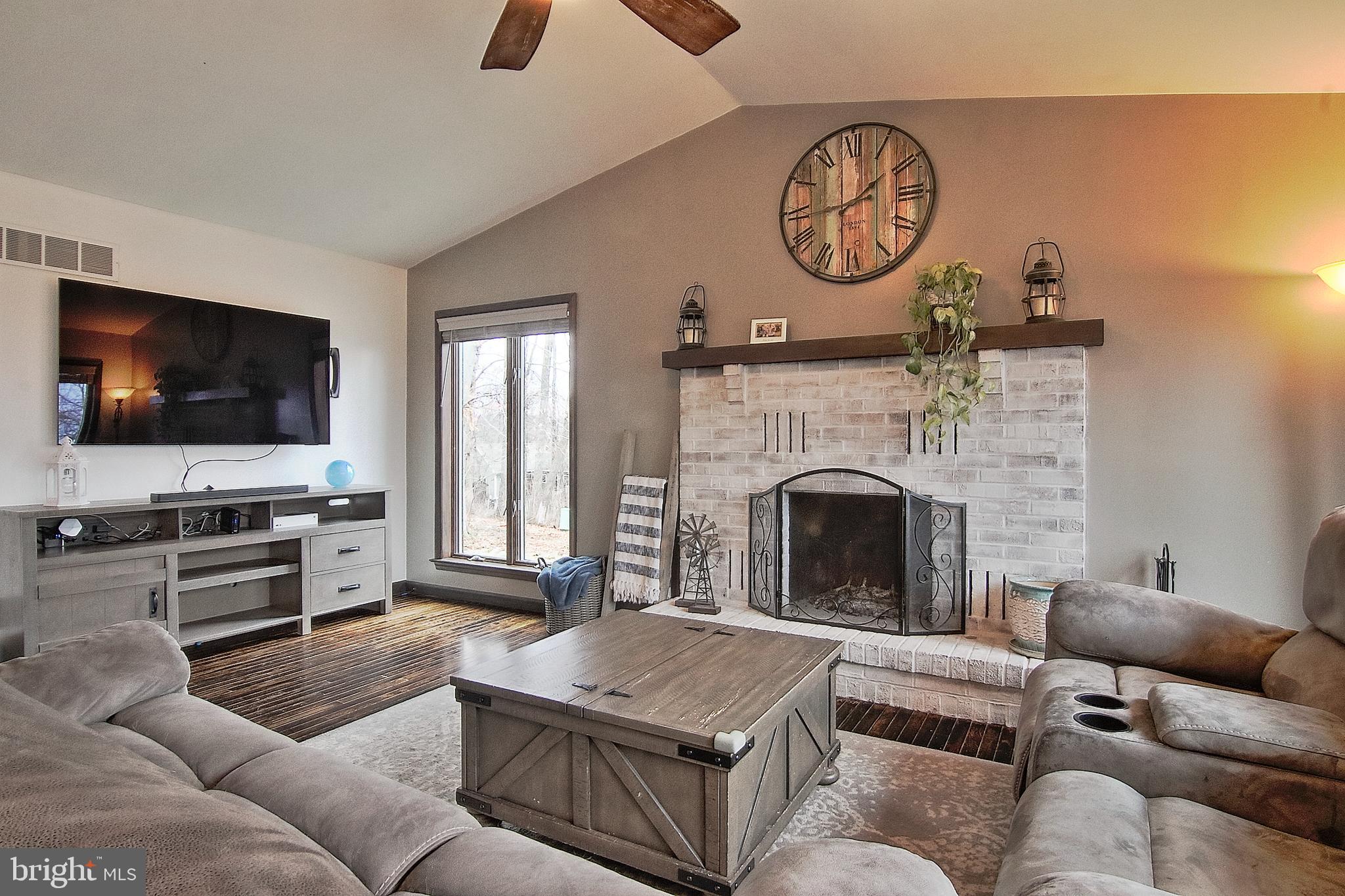13 Shade Road Oley, PA 19547 - Photo 12 of 48 Living Room