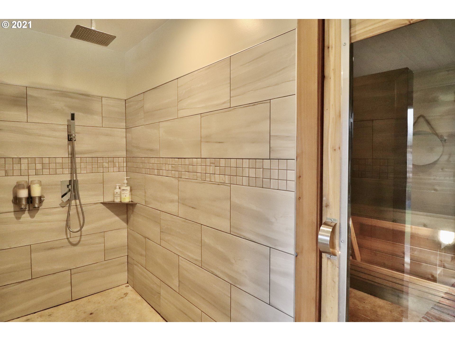 204 Wohl Road Longview, WA 98632 - Photo 21 of 31 a bathroom with a shower