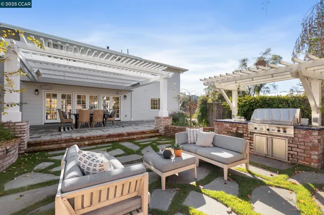 $4,195,000 | 104 Van Ripper Lane, Orinda, CA 94563