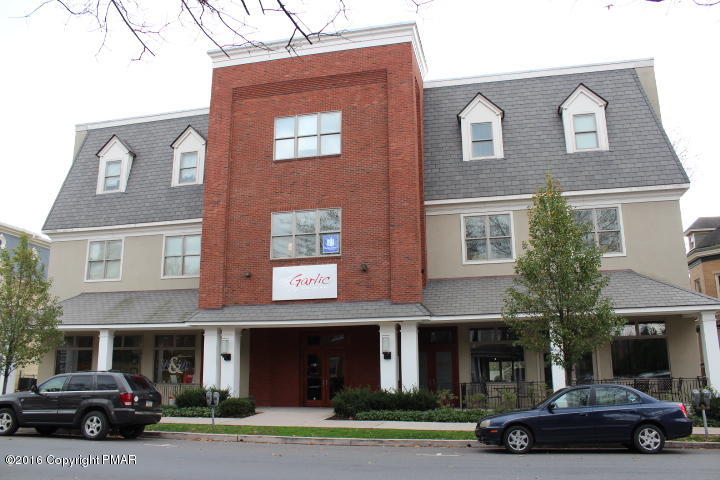 907 Main Street, Unit 204 Stroudsburg, PA 18360 - Photo 1 of 9 IMG_5094