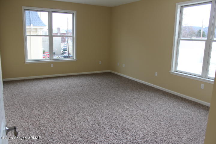 907 Main Street, Unit 204 Stroudsburg, PA 18360 - Photo 6 of 9 IMG_5072