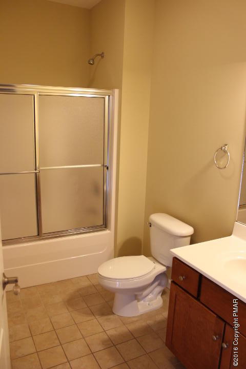 907 Main Street, Unit 204 Stroudsburg, PA 18360 - Photo 7 of 9 IMG_5073