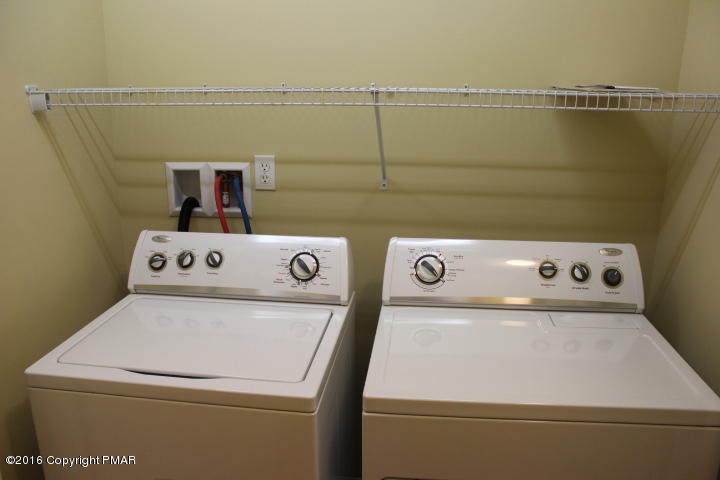 907 Main Street, Unit 204 Stroudsburg, PA 18360 - Photo 8 of 9 IMG_5076